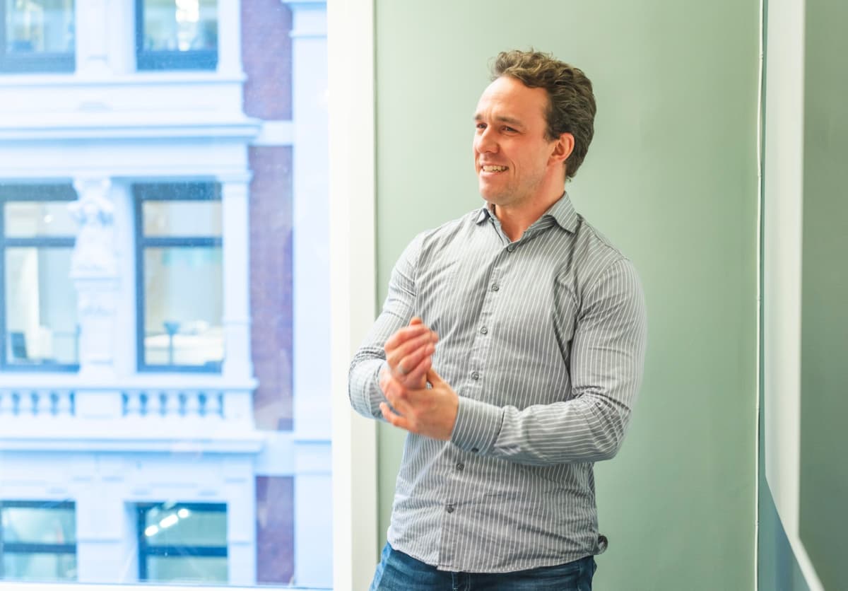 Audun presenting at a whiteboard